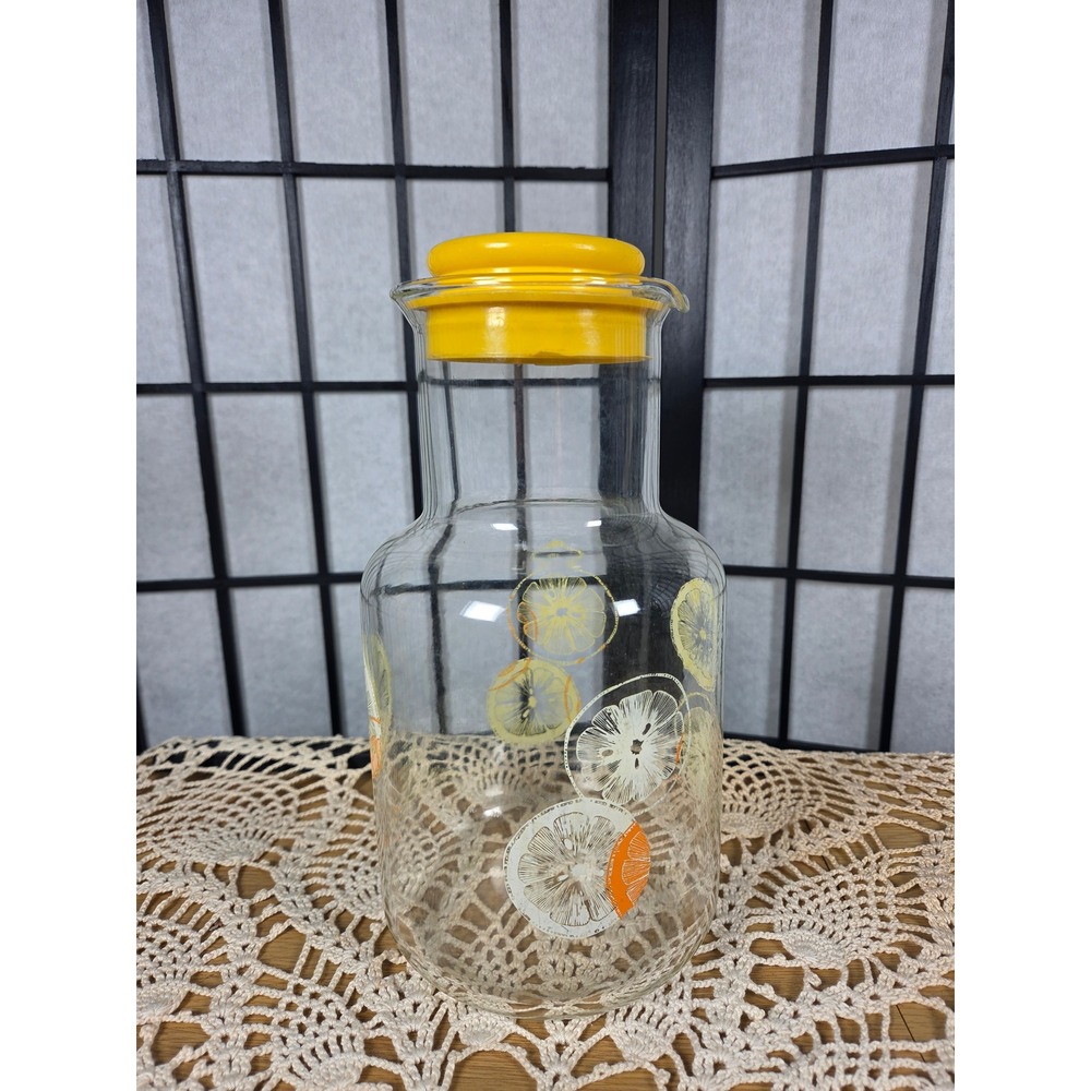 Vintage Pyrex 3520 2QT Glass Juice Carafe Yellow Lid Citrus Lemon Orange Slices